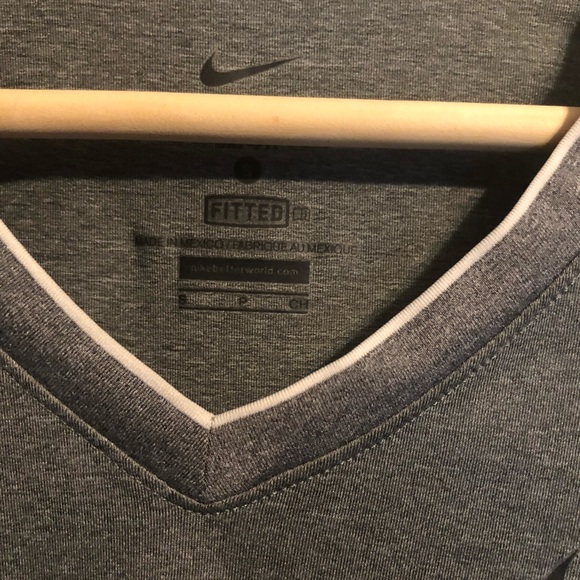 Women’s Nike Training short sleeve top Sz Small - Picture 2 of 5